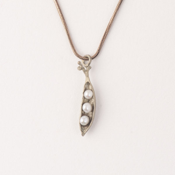 Pea Pod Initial Necklace Pea Pod Jewelry, Pea Jewelry, Vegetable Jewelry,  Peas in a Pod Necklace, Pea Necklace, Two Peas in a Pod Jewelry - Etsy  Canada